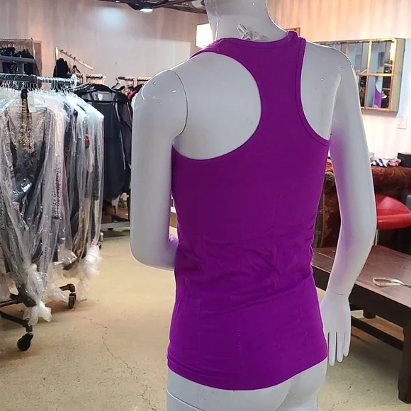 🦋 Fabletics Workout Top - Picture 3 of 7